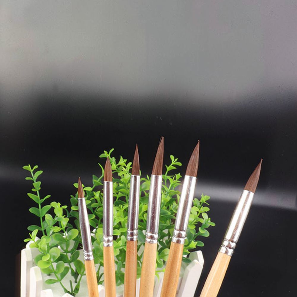 細い毛先を持つ、オオカミの毛を使用した水彩・グワッシュ用筆セ - Gouache Paint Set のレビューと価格